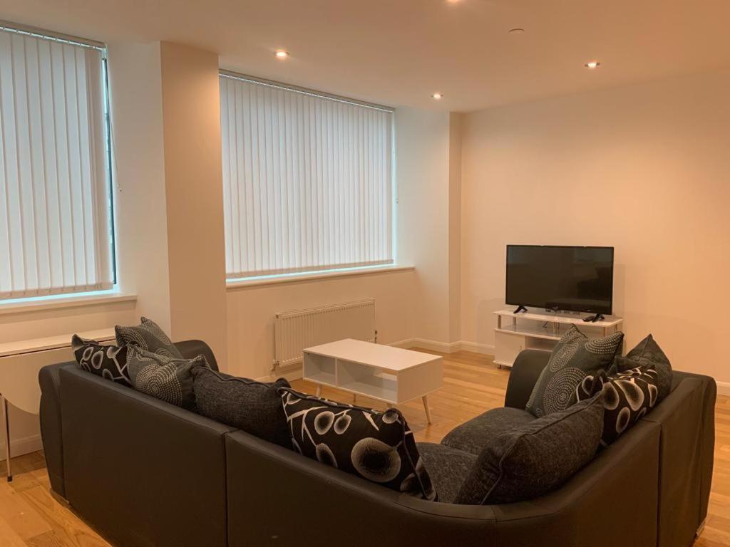 Modern 2 Bed 2 Bath Apartment In Central Croydon! ภายนอก รูปภาพ