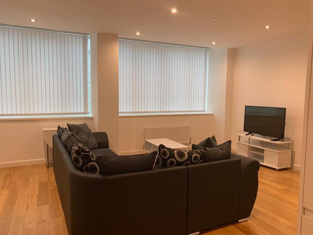 Modern 2 Bed 2 Bath Apartment In Central Croydon! ภายนอก รูปภาพ